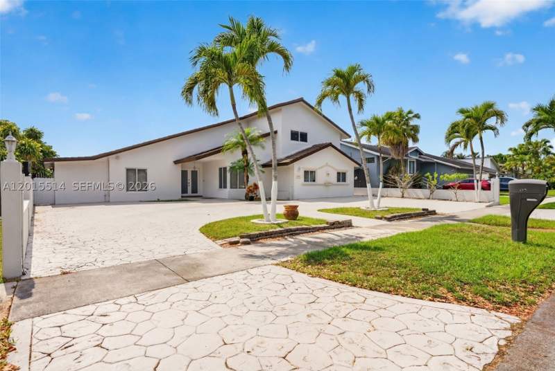 5 bedroom SingleFamilyResidence at 10934 SW 137th Ct, Shores Calusa, Miami — photo 2