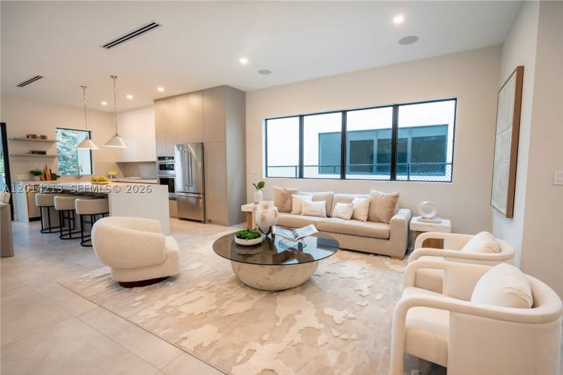 4 bedroom Townhouse at 2745 SW 23 Ter, Amnd Miami Suburban Acres, Miami — photo 4