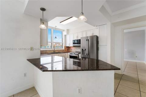 2000 N Bayshore Dr 702, Miami FL - photo 7 of 33
