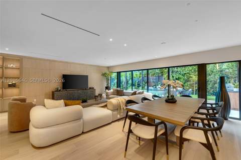 72 W Shore Dr W, Miami FL - photo 11 of 107