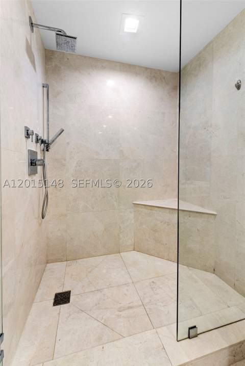 17111 Biscayne Blvd 606, North Miami Beach FL - photo 22 of 35