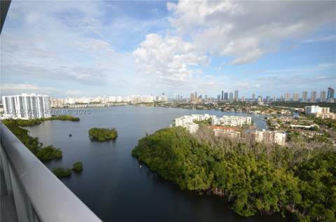 16385 Biscayne Blvd 519, North Miami Beach FL - photo 10 of 110