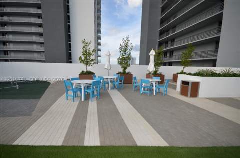 16385 Biscayne Blvd 519, North Miami Beach FL - photo 14 of 110