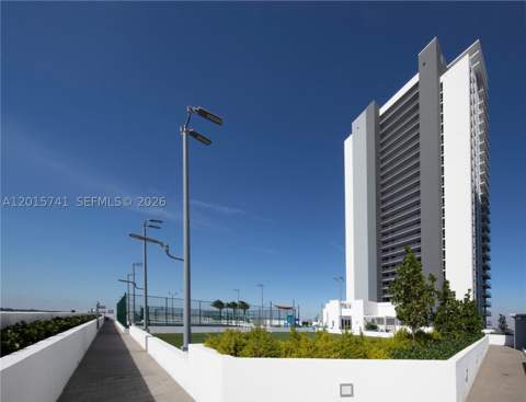 16385 Biscayne Blvd 519, North Miami Beach FL - photo 22 of 110