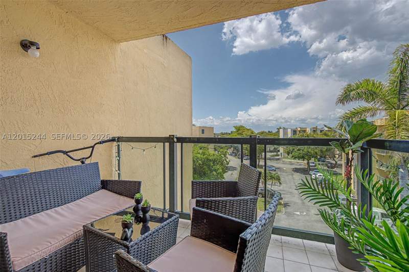 2 bedroom Condominium at 11790 SW 18th St 524-3, International Park Condo, Miami — photo 2