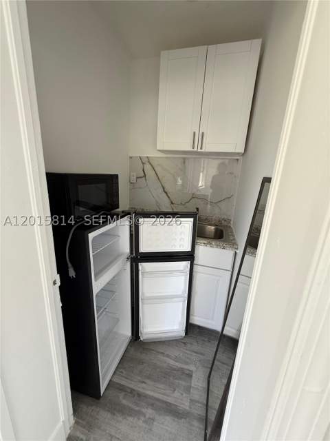 1760 NW 84th St, Miami FL - photo 9 of 22