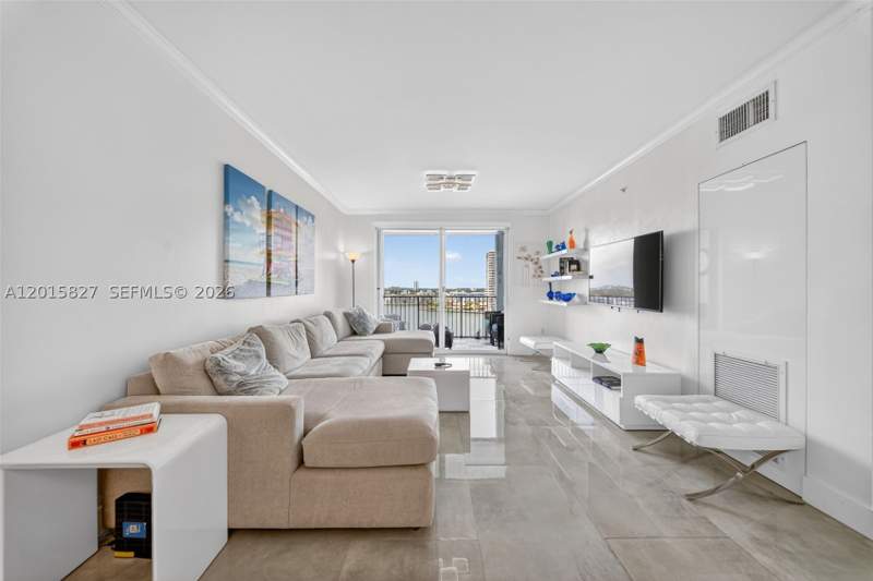 2 bedroom Condominium at 17150 N Bay Rd 2905, Porto Bellagio, Sunny Isles Beach — photo 4