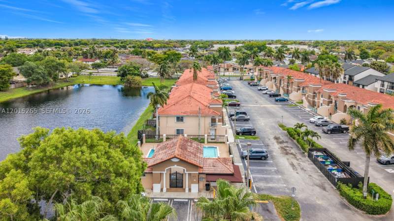 3 bedroom Townhouse at 6466 SW 130th Pl 902, Lago Lindo Townvillas Con, Miami — photo 3