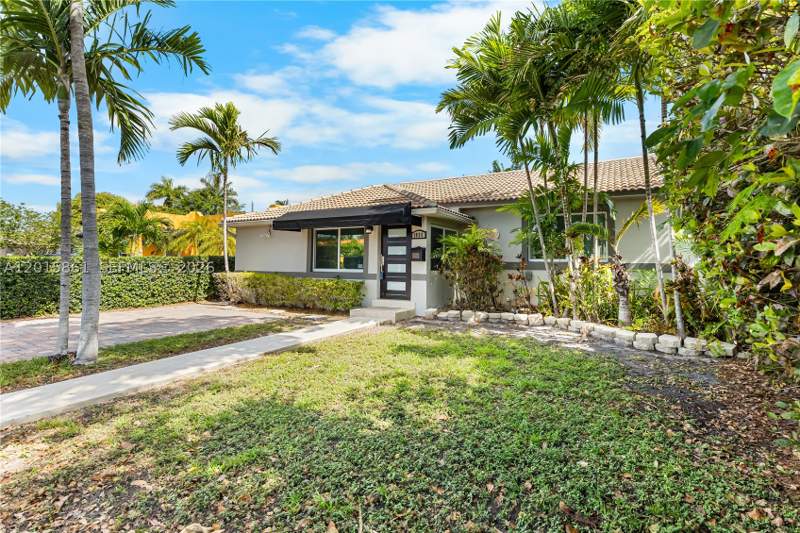 4 bedroom SingleFamilyResidence at 1835 SW 18th St, Durniers Sub Sec 3, Miami — photo 3