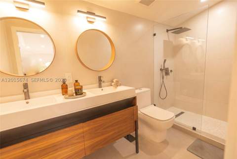 725 NE 81st St, Miami FL - photo 17 of 31