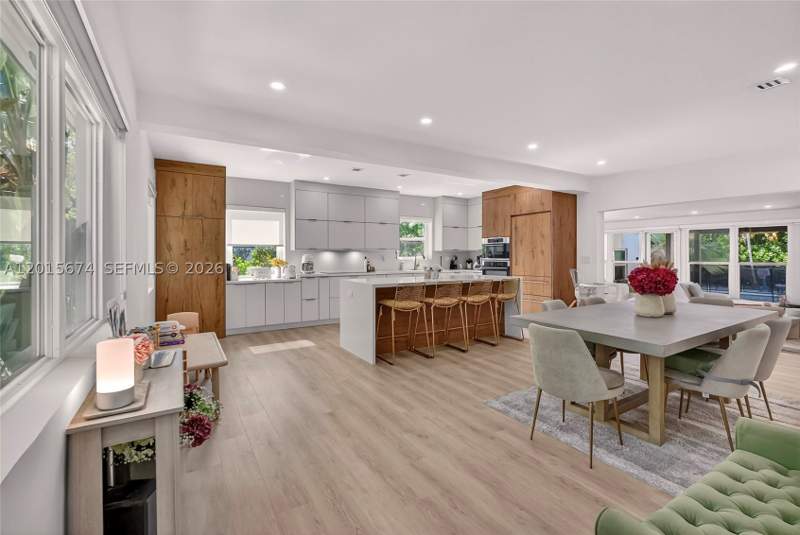 3 bedroom SingleFamilyResidence at 725 NE 81st St, Shorecrest, Miami — photo 4