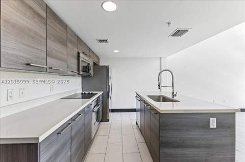 421 Meridian Ave 19, Miami Beach FL - photo 14 of 32