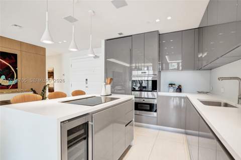 1201 20th St 204, Miami Beach FL - photo 8 of 35