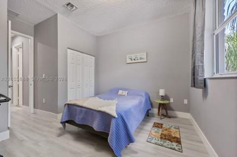 934 NE 42nd Ter, Homestead FL - photo 10 of 37