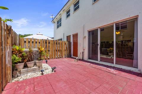 934 NE 42nd Ter, Homestead FL - photo 16 of 37