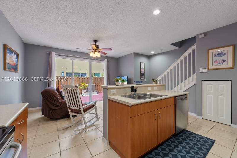 3 bedroom Townhouse at 934 NE 42nd Ter, MARBELLA BAY, Homestead — photo 3