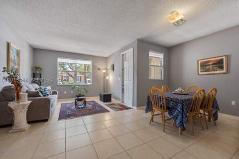 934 NE 42nd Ter, Homestead FL - photo 7 of 37