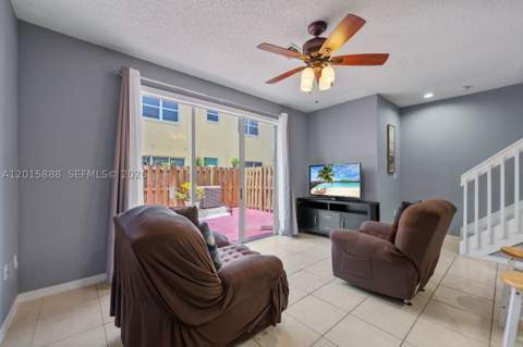 934 NE 42nd Ter, Homestead FL - photo 9 of 37