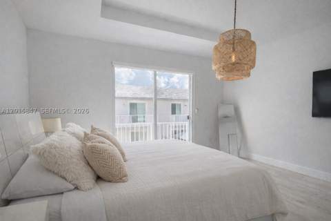 686 SE 13th Ct, Homestead FL - photo 8 of 12