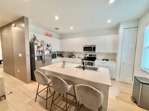 12750 NW 23rd Pl, Miami FL - photo 8 of 38