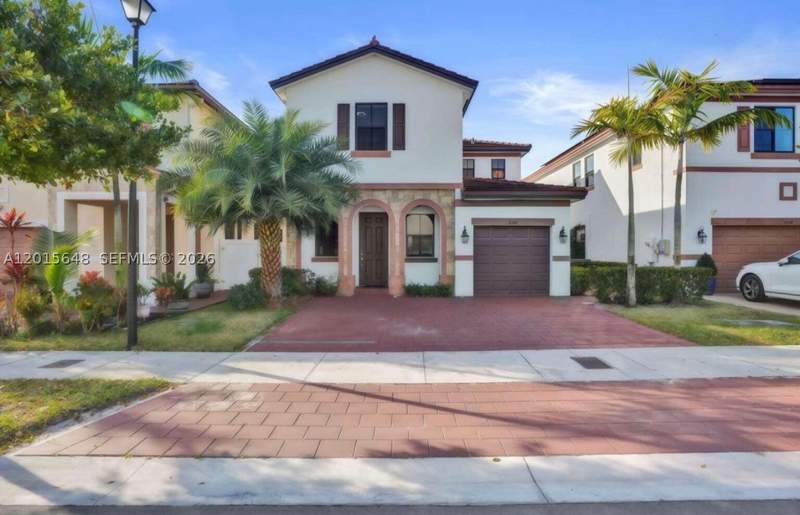 4 bedroom SingleFamilyResidence at 3460 W 103rd Ter, Aquabella Section One, Hialeah — photo 2