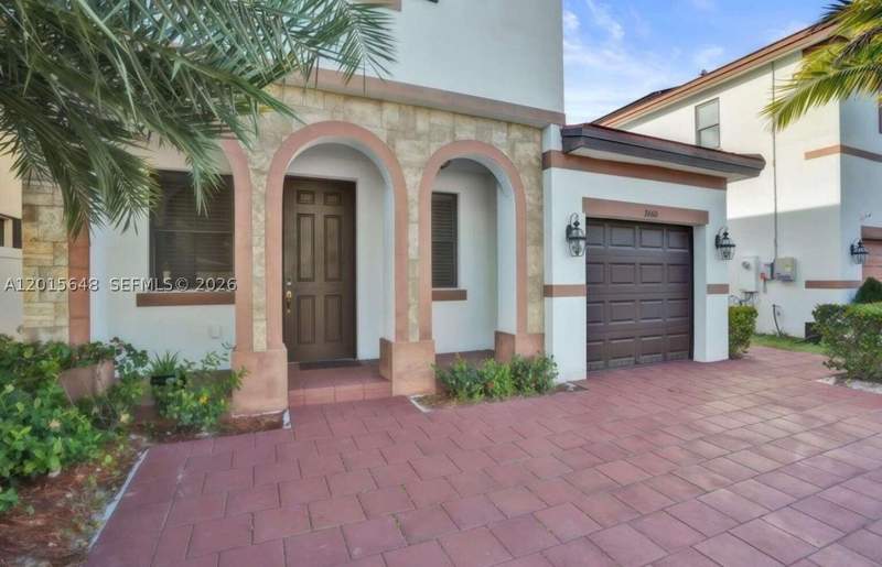 4 bedroom SingleFamilyResidence at 3460 W 103rd Ter, Aquabella Section One, Hialeah — photo 3