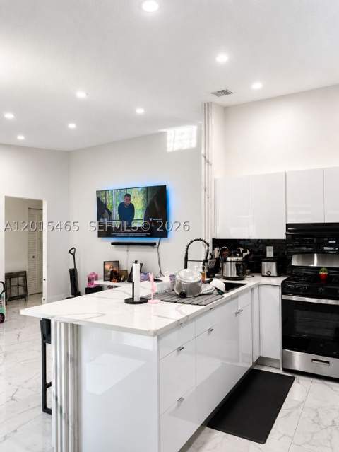 15046 SW 148th Pl, Miami FL - photo 10 of 34
