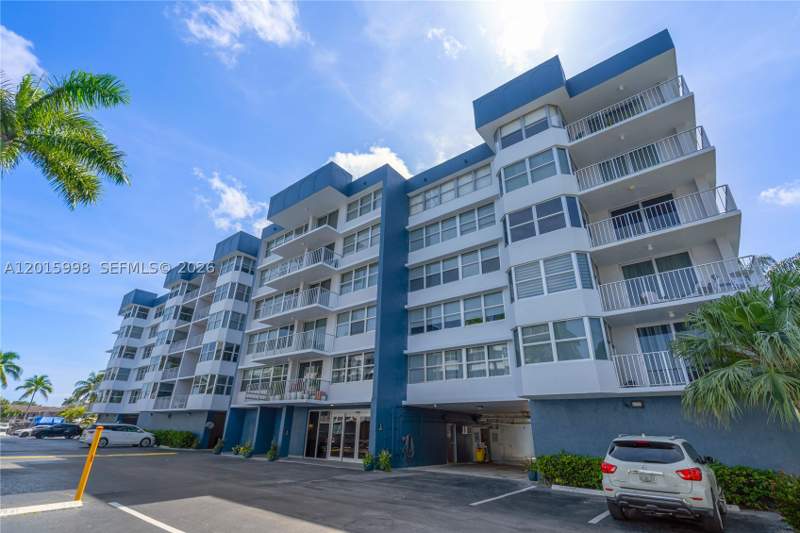 2 bedroom Condominium at 16565 NE 26th Ave 2B, Reef West Condo, North Miami Beach — photo 3