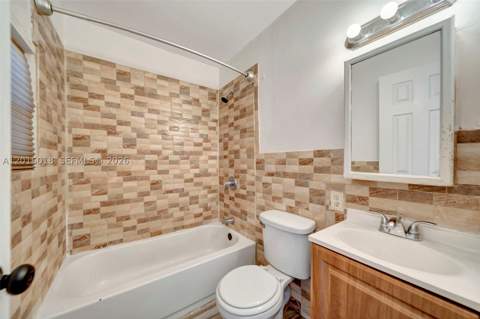 2890 NW 160th St, Miami Gardens FL - photo 18 of 40