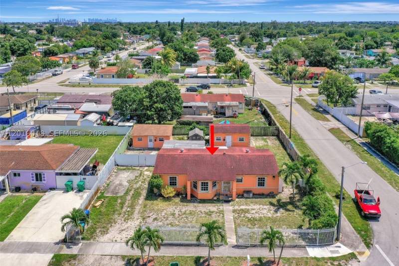 6 bedroom SingleFamilyResidence at 2890 NW 160th St, Golden Highlands Est, Miami Gardens — photo 2
