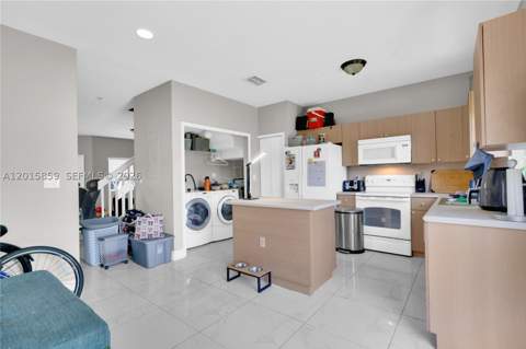 1660 SE 30th St, Homestead FL - photo 13 of 49