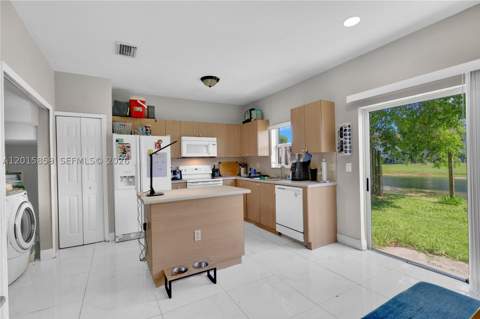 1660 SE 30th St, Homestead FL - photo 16 of 49