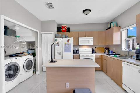 1660 SE 30th St, Homestead FL - photo 9 of 49