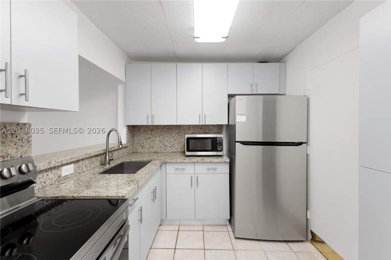 1 bedroom Condominium at 345 Ocean Dr 424, Ocean Point Condo, Miami Beach — photo 4
