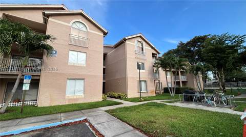 10420 SW 158th Ct 105, Miami FL - photo 14 of 43