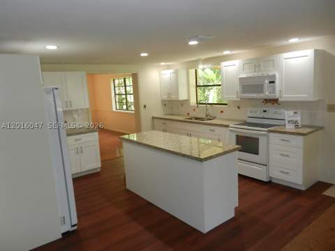 18950 SW 240th St, Homestead FL - photo 11 of 84
