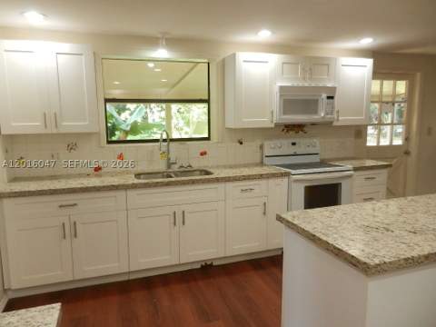 18950 SW 240th St, Homestead FL - photo 14 of 84