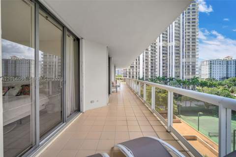20191 E Country Club Dr 601, Aventura FL - photo 21 of 39