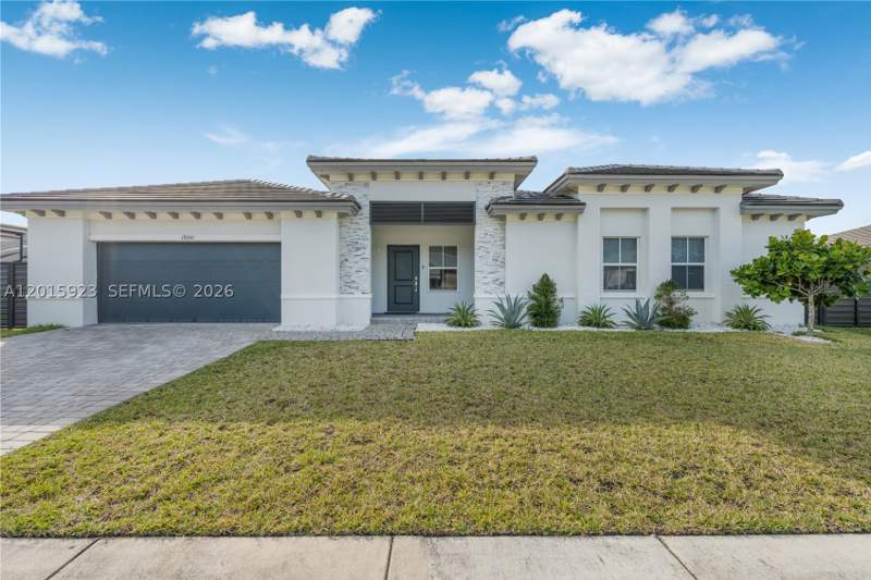 3 bedroom SingleFamilyResidence at 19100 SW 132nd Pl, Valencia Acres, Miami — photo 2