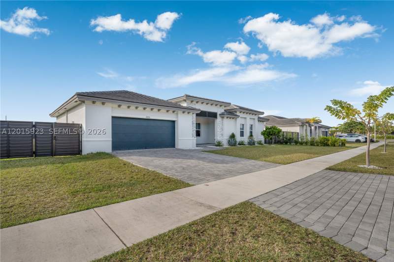 3 bedroom SingleFamilyResidence at 19100 SW 132nd Pl, Valencia Acres, Miami — photo 4