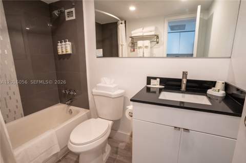 19201 Collins Ave 425, Sunny Isles Beach FL - photo 7 of 10