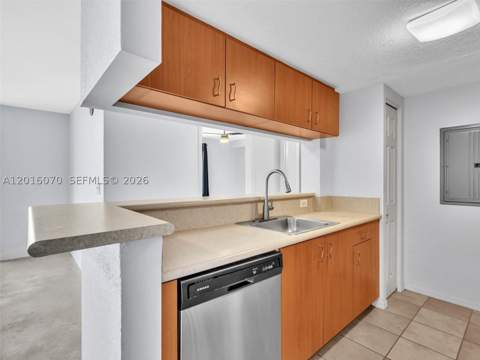 816 NW 11th St 1208, Miami FL - photo 13 of 43