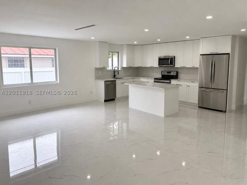4 bedroom SingleFamilyResidence at 3536 NW 14th Ter, Grapeland Heights Sec 2, Miami — photo 5
