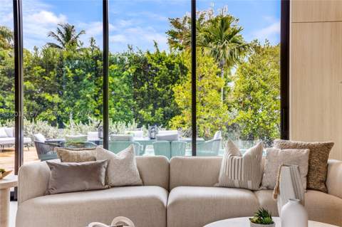 4550 N Jefferson Ave, Miami Beach FL - photo 8 of 93