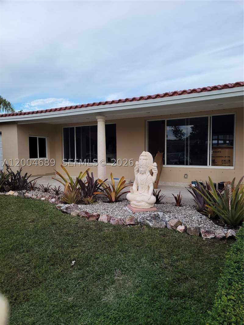 3 bedroom SingleFamilyResidence at 6021 SW 62nd Pl, Twin Lakes Manor Sub, South Miami — photo 3