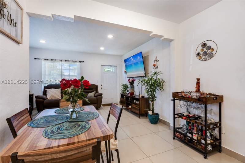 2 bedroom SingleFamilyResidence at 1059 NW 77th St, Stephen Manor, Miami — photo 4