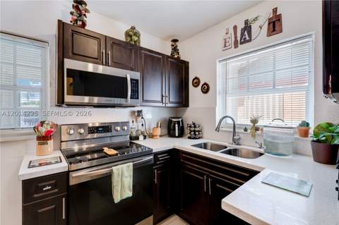 1059 NW 77th St, Miami FL - photo 9 of 22