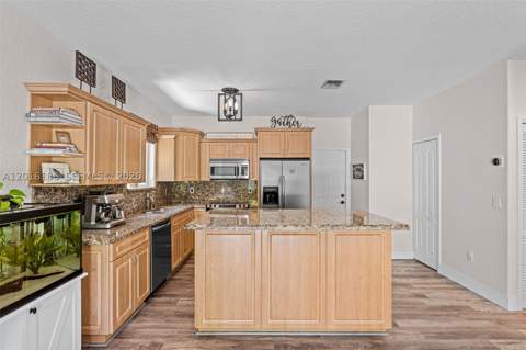 16238 NW 91st Ave, Miami Lakes FL - photo 15 of 52