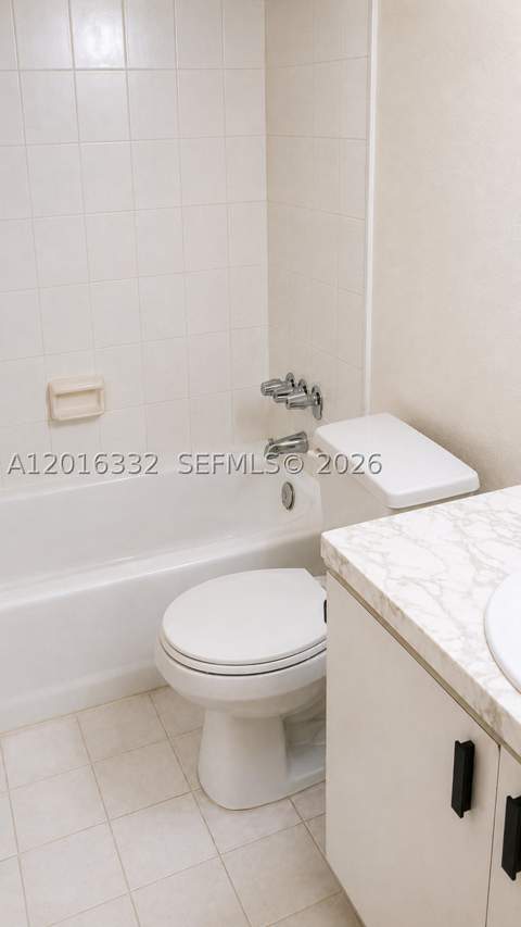 17911 NW 68th Ave M201, Hialeah FL - photo 10 of 18