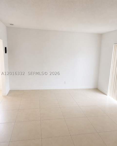 17911 NW 68th Ave M201, Hialeah FL - photo 8 of 18